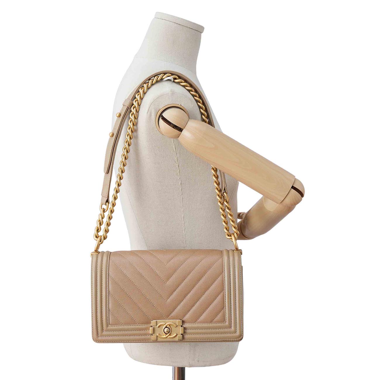 CHANEL(USED)샤넬 보이샤넬 캐비어 쉐브론 미듐